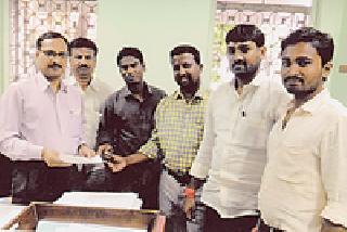 The Tolvasulula on the road from Paranjape to Karolaja Road should not be started | पडोली ते कांरजा रस्त्यावरील टोेलवसुली सुरू करण्यात येऊ नये The Tolvasulula on the road from Paranjape to Karolaja Road should not be started | पडोली ते कांरजा रस्त्यावरील टोेलवसुली सुरू करण्यात येऊ नये