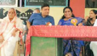 District violence in 'Reading-Anand' | ‘वाचन-आनंदा’त जिल्हा दंग