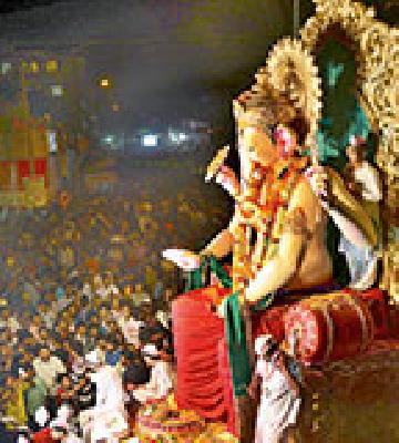 Surgeon of Immersion | विसर्जनातले सर्जन