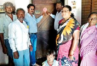 Create toilets for a healthy life for families | कुटुंबांच्या निरोगी आयुष्यासाठी शौचालय निर्माण करा Create toilets for a healthy life for families | कुटुंबांच्या निरोगी आयुष्यासाठी शौचालय निर्माण करा