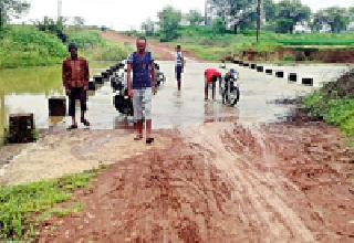 The advent of rain; Baliharaja has dried up | पावसाचे दमदार आगमन; बळीराजा सुखावला The advent of rain; Baliharaja has dried up | पावसाचे दमदार आगमन; बळीराजा सुखावला