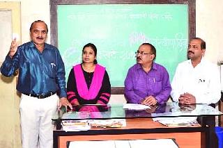 The number of vultures is decreasing - Kakutte | गिधाडांची संख्या कमी होत आहे - काकुळते