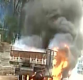 Cauvery flooded, Karnataka-Tamilnadu violence | कावेरी पाणी पेटले, कर्नाटक-तामिळनाडूत हिंसाचार