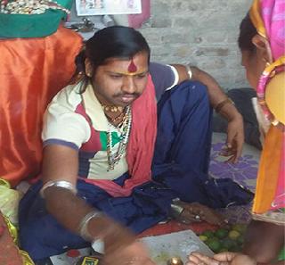 Sexual exploitation of a minor girl; Both were arrested along with Bhondubaba | अल्पवयीन मुलीचे लैंगिक शोषण; भोंदूबाबासह दोघांना अटक Sexual exploitation of a minor girl; Both were arrested along with Bhondubaba | अल्पवयीन मुलीचे लैंगिक शोषण; भोंदूबाबासह दोघांना अटक