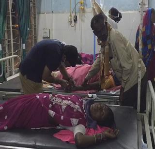 VIDEO - 100 people poisoned in Mahabharata in Ambajogai | VIDEO - अंबाजोगाईमध्ये महाप्रसादातून १०० जणांना विषबाधा VIDEO - 100 people poisoned in Mahabharata in Ambajogai | VIDEO - अंबाजोगाईमध्ये महाप्रसादातून १०० जणांना विषबाधा