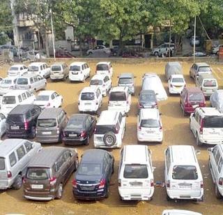 Unauthorized recovery in Devnar under the name of parking | पार्किंगच्या नावाखाली देवनारमध्ये अनधिकृत वसुली Unauthorized recovery in Devnar under the name of parking | पार्किंगच्या नावाखाली देवनारमध्ये अनधिकृत वसुली