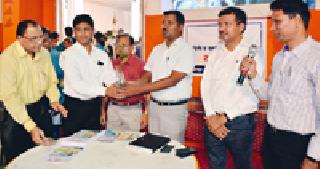 People's participation is important for implementation of schemes | योजनांच्या कार्यान्वयासाठी लोकसहभाग महत्त्वाचा People's participation is important for implementation of schemes | योजनांच्या कार्यान्वयासाठी लोकसहभाग महत्त्वाचा