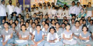 Sesame babies for environmental protection | पर्यावरण संरक्षणासाठी सरसावली बालके Sesame babies for environmental protection | पर्यावरण संरक्षणासाठी सरसावली बालके