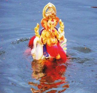 Varunaraja's attendance to be sent to Ganapati Bappa | गणपत्ती बाप्पाला निरोप देण्यासाठी वरुणराजाची हजेरी