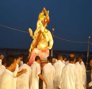 Bappa's immortality; 15 deaths across the state | बाप्पाच्या विसर्जनाला गालबोट; राज्यभरात १५ जणांचा मृत्यू Bappa's immortality; 15 deaths across the state | बाप्पाच्या विसर्जनाला गालबोट; राज्यभरात १५ जणांचा मृत्यू