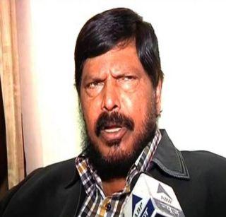 Maratha community's resentment due to 'Sarat' - Ramdas Athavale | 'सैराट'मुळेच मराठा समाजाचा आक्रोश- रामदास आठवले Maratha community's resentment due to 'Sarat' - Ramdas Athavale | 'सैराट'मुळेच मराठा समाजाचा आक्रोश- रामदास आठवले
