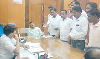 Take strict action against the child at suppressing child | बालिकेवर अतिप्रसंग करणाऱ्यावर कठोर कारवाई करा Take strict action against the child at suppressing child | बालिकेवर अतिप्रसंग करणाऱ्यावर कठोर कारवाई करा