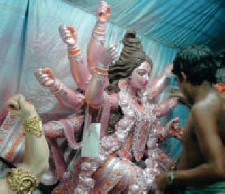 Navaratri perforation of Gondiakkar after Ganesh festival | गणेशोत्सवापाठोपाठ गोंदियाकरांना नवरात्रीचे वेध Navaratri perforation of Gondiakkar after Ganesh festival | गणेशोत्सवापाठोपाठ गोंदियाकरांना नवरात्रीचे वेध