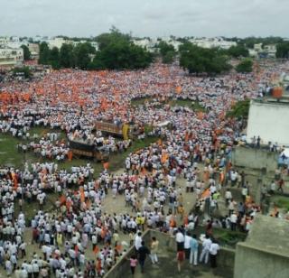 VIDEO - Even the Maratha community's mute hunker in Nanded | VIDEO - नांदेडमध्येही मराठा समाजाचा नि:शब्द हुंकार