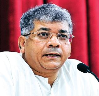The role of Prakash Ambedkar is right | प्रकाश आंबेडकरांची भूमिका योग्य The role of Prakash Ambedkar is right | प्रकाश आंबेडकरांची भूमिका योग्य