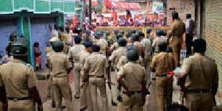 Struggles in the jurisdiction over the process of procession; SP deedakhal | मिरवणुकीच्या मुद्यावरुन येवद्यात तणाव; एसपी डेरेदाखल Struggles in the jurisdiction over the process of procession; SP deedakhal | मिरवणुकीच्या मुद्यावरुन येवद्यात तणाव; एसपी डेरेदाखल