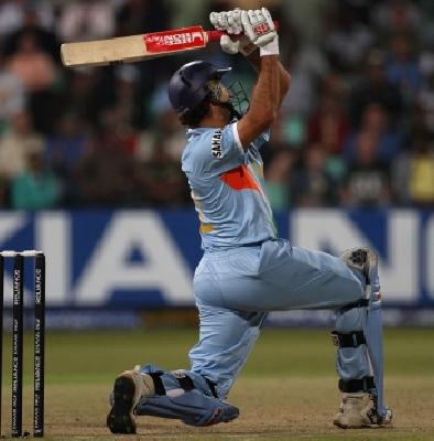 VIDEO - Yuvraj Singh hit Stuart Broad six sixes | VIDEO - युवराजने आज मारले होते स्टुअर्ट ब्रॉडला 6 षटकार