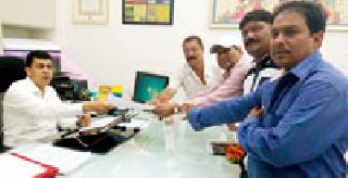 Destruction of the city's health due to bad luck | दुर्गंधीमुळे शहरवासियांचे आरोग्य धोक्यात Destruction of the city's health due to bad luck | दुर्गंधीमुळे शहरवासियांचे आरोग्य धोक्यात