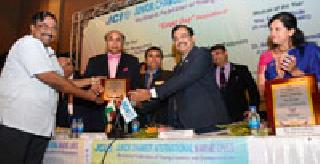 While honoring the 'Man of the Year' award | ‘मॅन आॅफ द ईयर’ पुरस्काराने गौरव होताना While honoring the 'Man of the Year' award | ‘मॅन आॅफ द ईयर’ पुरस्काराने गौरव होताना