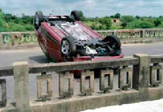 Car accident .. | कारचा अपघात.. Car accident .. | कारचा अपघात..