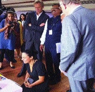 For the first time special exhibition in the country for Divyang | दिव्यांगांसाठी देशात पहिल्यांदाच विशेष प्रदर्शन For the first time special exhibition in the country for Divyang | दिव्यांगांसाठी देशात पहिल्यांदाच विशेष प्रदर्शन