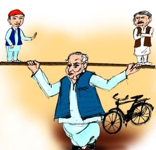 Socialist family 'Yadavee' | समाजवादी कुटुंबातील ‘यादवी’ Socialist family 'Yadavee' | समाजवादी कुटुंबातील ‘यादवी’