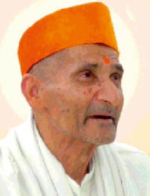 Shankar Maharaj did not have a place in the celebration of the death anniversary of Achyut Maharaj | अच्युत महाराजांच्या पुण्यतिथी उत्सवात शंकर महाराजांना स्थान नाही Shankar Maharaj did not have a place in the celebration of the death anniversary of Achyut Maharaj | अच्युत महाराजांच्या पुण्यतिथी उत्सवात शंकर महाराजांना स्थान नाही
