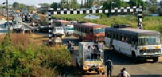 The traffic congestion due to the railways | रेल्वेमुळे वाहतुकीची कोंडी