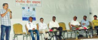 Today's need for mind-management is beyond water conservation | आजच्या काळात जल संधारणापेक्षा मन संधारणाची गरज Today's need for mind-management is beyond water conservation | आजच्या काळात जल संधारणापेक्षा मन संधारणाची गरज