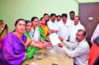 Chairman for three months; The choice of formalities | तीन महिन्यांसाठी सभापती; निवडीची औपचारिकता Chairman for three months; The choice of formalities | तीन महिन्यांसाठी सभापती; निवडीची औपचारिकता