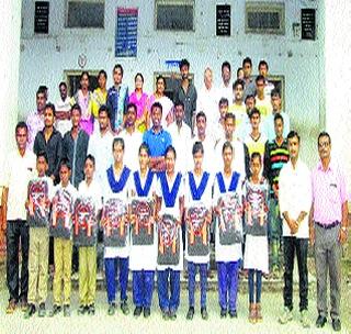 School Bag Allocation on behalf of Ganesh Board | गणेश मंडळाच्यावतीने स्कूल बॅग वाटप School Bag Allocation on behalf of Ganesh Board | गणेश मंडळाच्यावतीने स्कूल बॅग वाटप