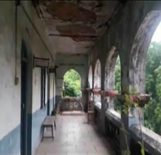 VIDEO - DTID students take education in dangerous British colonies! | VIDEO - धोकादायक ब्रिटिशकालिन इमारतीत डीटीएडचे विद्यार्थी घेतात शिक्षण! VIDEO - DTID students take education in dangerous British colonies! | VIDEO - धोकादायक ब्रिटिशकालिन इमारतीत डीटीएडचे विद्यार्थी घेतात शिक्षण!