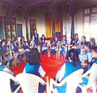 Waghini milk in father's village father | खेड्यापाड्यांतली मुले पिताहेत वाघिणीचं दूध Waghini milk in father's village father | खेड्यापाड्यांतली मुले पिताहेत वाघिणीचं दूध