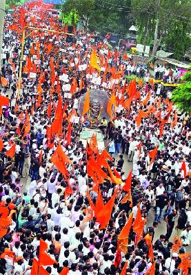 'Targets' in the middle! | ‘लक्ष्य’वेधी हुंकार!