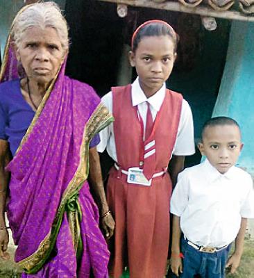 Chameleon kills the umbrella | चिमुकल्यांचे हिरावले छत्र