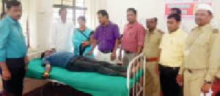 101 members of Nirankari Mandal donate blood | निरंकारी मंडळाच्या १०१ सदस्यांचे रक्तदान 101 members of Nirankari Mandal donate blood | निरंकारी मंडळाच्या १०१ सदस्यांचे रक्तदान