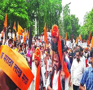 Young people participate in the rallies with the youth | तरुणांबरोबर ज्येष्ठांचाही मोर्चात सहभाग