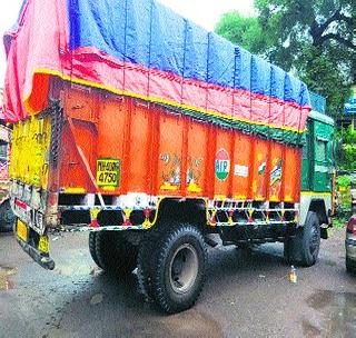 Keller's truck left 50 thousand! | रॉकेलचा ट्रक ५0 हजारांत सोडला!