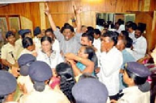 Due to Mardiqar Rs 9.35 crore funding in the court | मार्डीकरांमुळेच ९.३० कोटींच्या निधीचे प्रकरण न्यायालयात Due to Mardiqar Rs 9.35 crore funding in the court | मार्डीकरांमुळेच ९.३० कोटींच्या निधीचे प्रकरण न्यायालयात