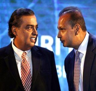 Ambani brothers together after 10 years | अंबानी बंधू 10 वर्षांनंतर एकत्र