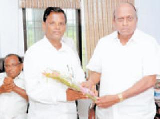 Work for the productivity of farmers | शेतकऱ्यांच्या उत्कर्षासाठी कार्य करा