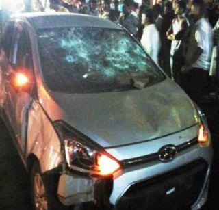 In Kolhapur hit and run, 5 people were injured by car | कोल्हापुरात हिट अॅण्ड रन, भरधाव कारने 5 जणांना उडवलं In Kolhapur hit and run, 5 people were injured by car | कोल्हापुरात हिट अॅण्ड रन, भरधाव कारने 5 जणांना उडवलं