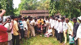 Shraddha of 'C-World'; 35 people in custody | ‘सी-वर्ल्ड’चे श्राद्ध; ३५ जण ताब्यात Shraddha of 'C-World'; 35 people in custody | ‘सी-वर्ल्ड’चे श्राद्ध; ३५ जण ताब्यात