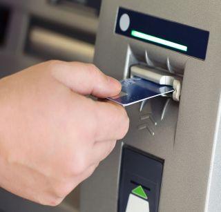 Book tickets by ATM and buy gold coins | एटीएमद्वारे बूक करा विमानाचं तिकीट आणि खरेदी करा सोन्याची नाणी