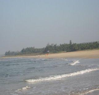 Suspected boat was found on the west coast of Raigad, investigating the boat | रायगडच्या पश्चिम किनारपट्टीवर संशयास्पद बोट आढळली,बोटीचा तपास सुरू Suspected boat was found on the west coast of Raigad, investigating the boat | रायगडच्या पश्चिम किनारपट्टीवर संशयास्पद बोट आढळली,बोटीचा तपास सुरू