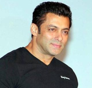 Pakistani actors are not terrorists - Salman Khan | पाकिस्तानी कलाकार म्हणजे दहशतवादी नाही - सलमान खान