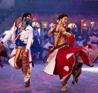 'Garba' fame song is still in progress | ‘गरबा’ फेम सॉँगची यंदाही धूम 'Garba' fame song is still in progress | ‘गरबा’ फेम सॉँगची यंदाही धूम