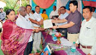 Till 26 January, give a gunda-free village free of cost | २६ जानेवारीपर्यंत गुंथारा हागणदारीमुक्त गाव करा Till 26 January, give a gunda-free village free of cost | २६ जानेवारीपर्यंत गुंथारा हागणदारीमुक्त गाव करा