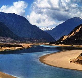 China opposes Brahmaputra flow | ब्रह्मपुत्रचा प्रवाह चीनने अडवला