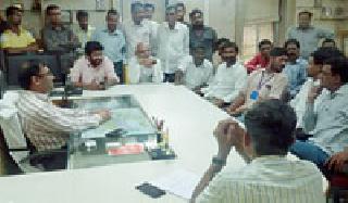 At the end, teachers in Melghat will be free from work | -अखेर मेळघाटातील शिक्षक होणार कार्यमुक्त At the end, teachers in Melghat will be free from work | -अखेर मेळघाटातील शिक्षक होणार कार्यमुक्त